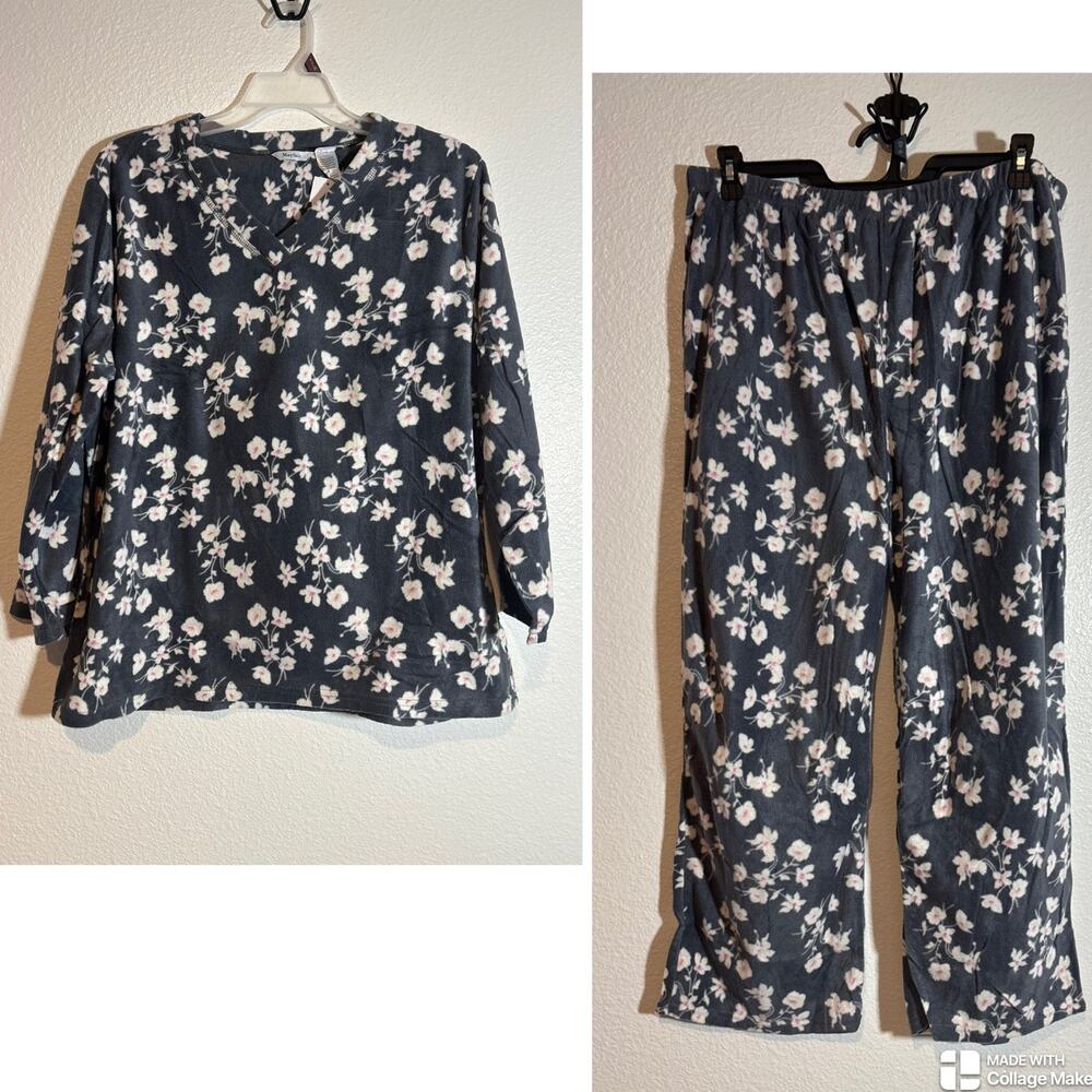 Mayfair NWT Women's Size 1XL Pajama Set Gray Floral Long Sleeve Fleece Top/Pants